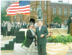 Patrick McGovern presents Larry Magid with  Smithsonian Laureate Medal, April 12, 1999